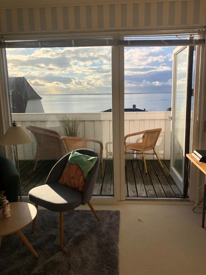 Dejligt Vaerelse Med Eget Bad Og Havudsigt Apartment Assens Bagian luar foto
