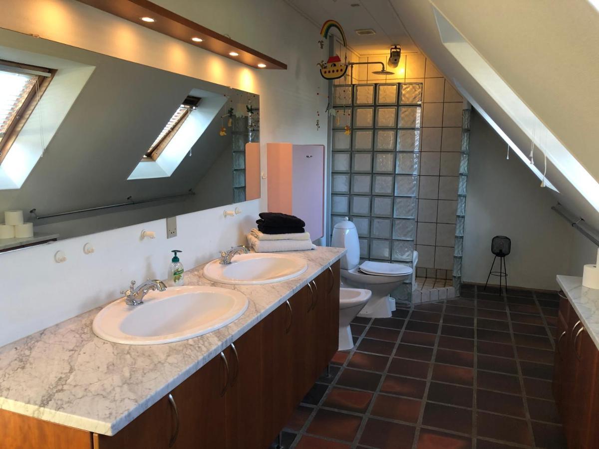 Dejligt Vaerelse Med Eget Bad Og Havudsigt Apartment Assens Bagian luar foto