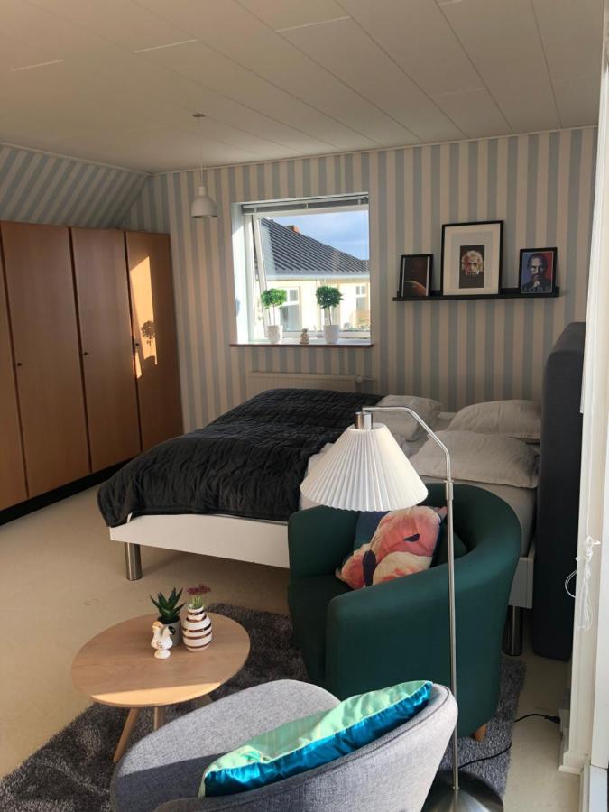 Dejligt Vaerelse Med Eget Bad Og Havudsigt Apartment Assens Bagian luar foto