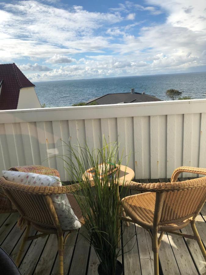 Dejligt Vaerelse Med Eget Bad Og Havudsigt Apartment Assens Bagian luar foto