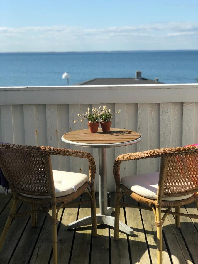 Dejligt Vaerelse Med Eget Bad Og Havudsigt Apartment Assens Bagian luar foto